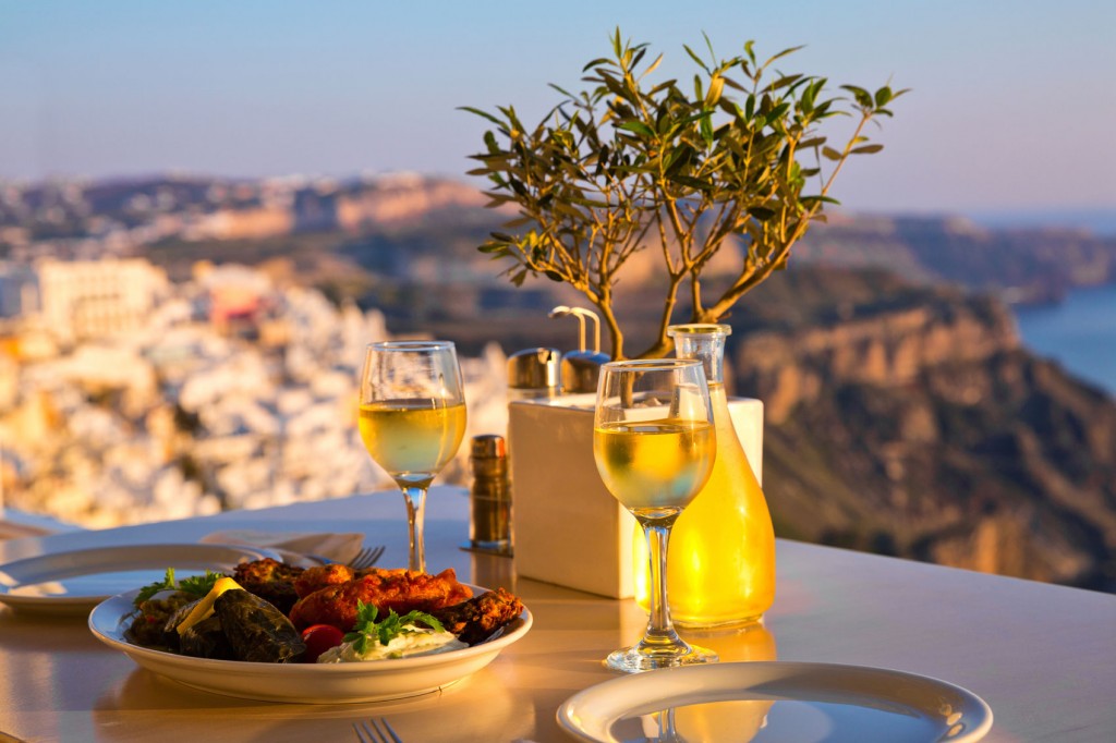 Discovering Santorini S Greek Cuisine And Wine Real Word   SantoriniDining IStock Santorines Www.istockphoto 1024x682 