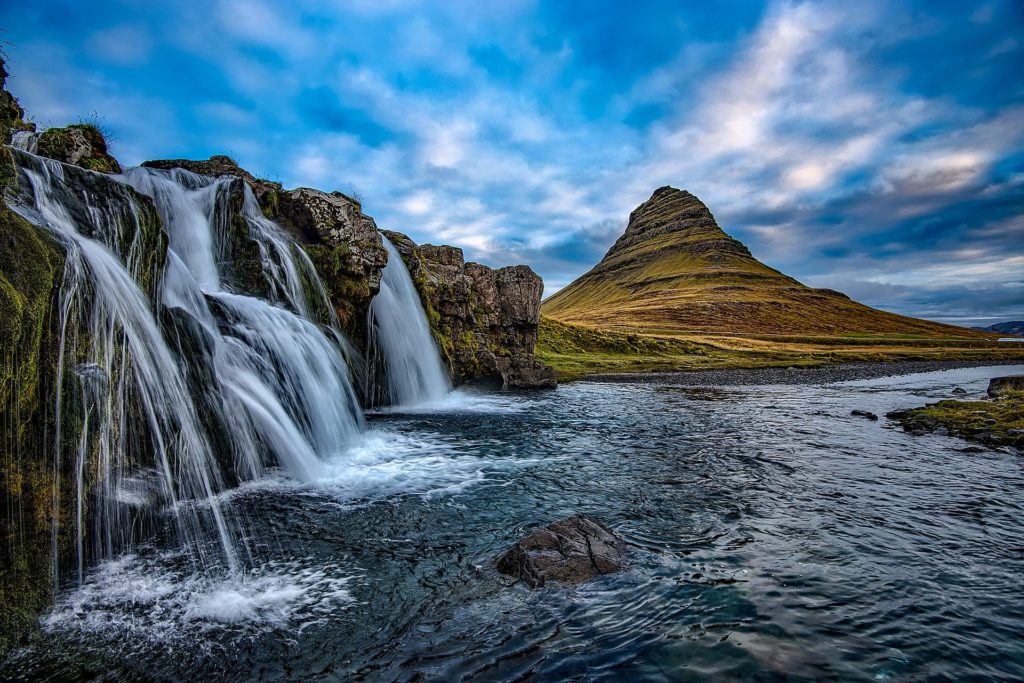 Waterfalls in Iceland - facts about iceland