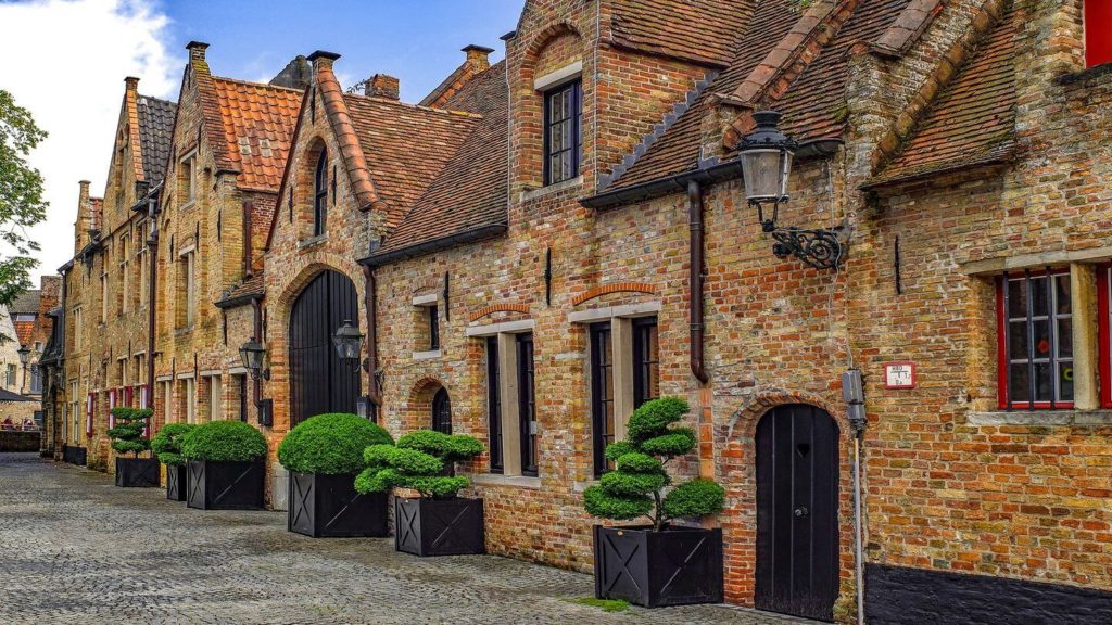 bruges cobbled medieval streets houses
