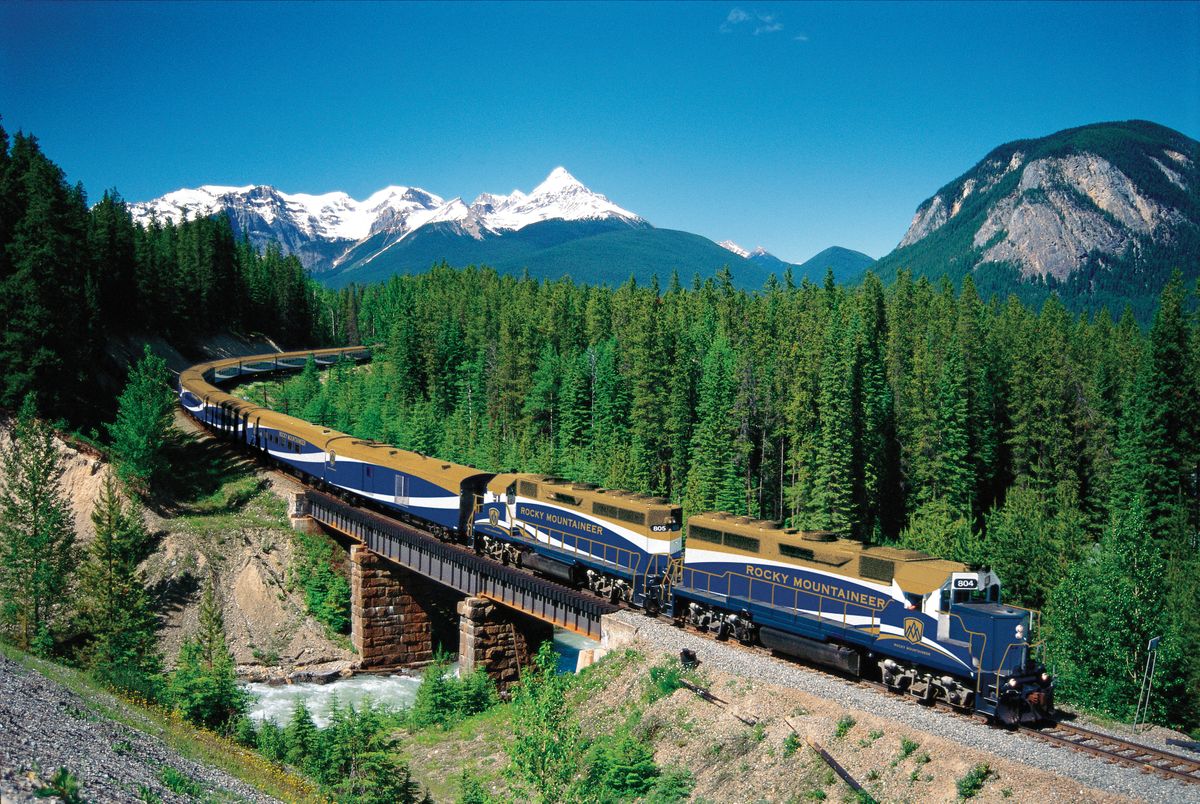 scenic train travel in canada