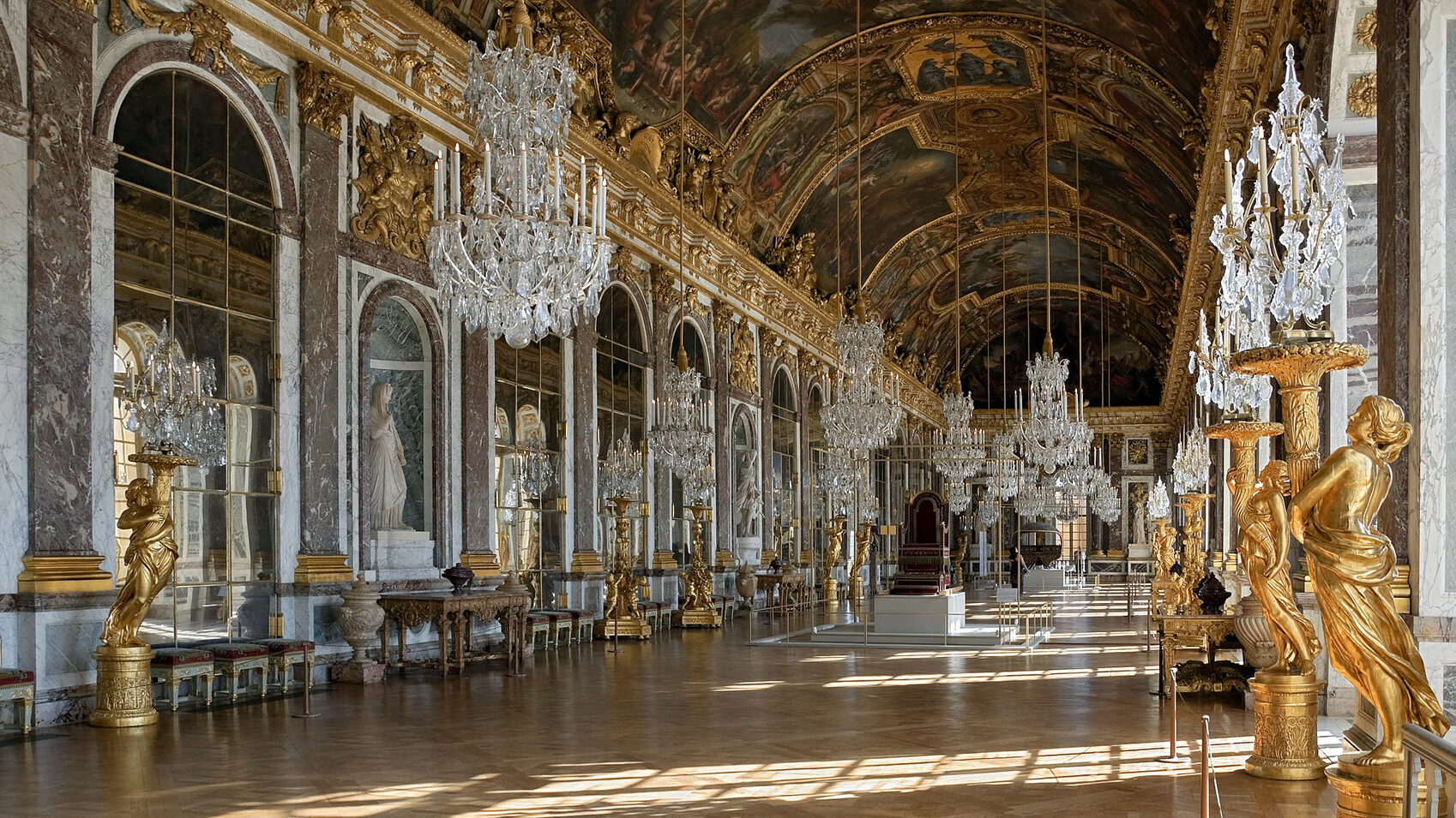 European landmarks 2048px-Chateau_Versailles_Galerie_des_Glaces-CREDIT--Myrabella-Wikimedia-Commons